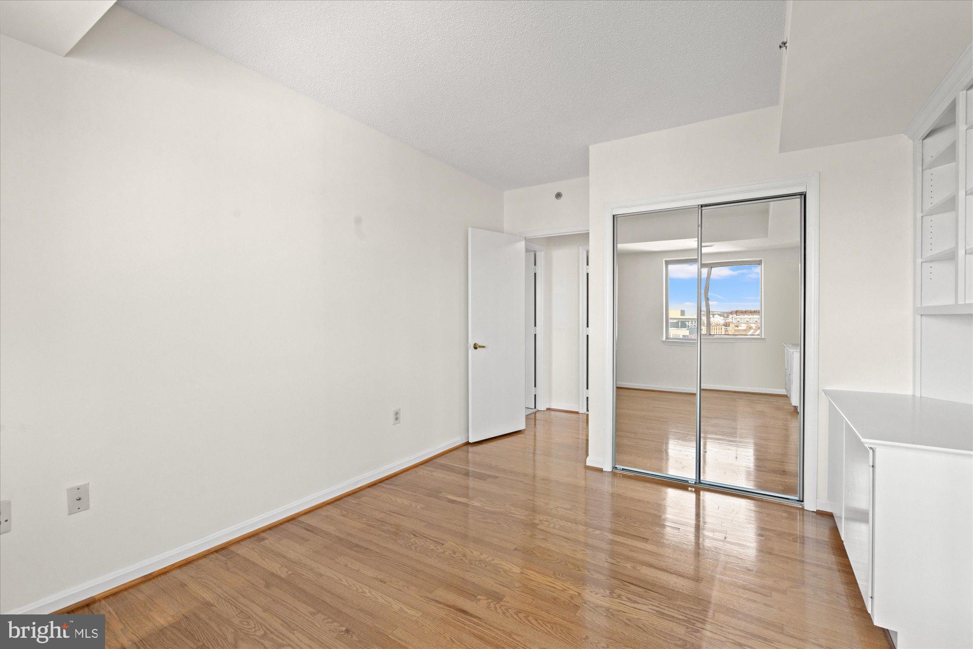 24 COURTHOUSE SQUARE 804