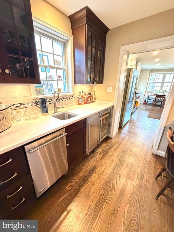 4318 LYNBROOK