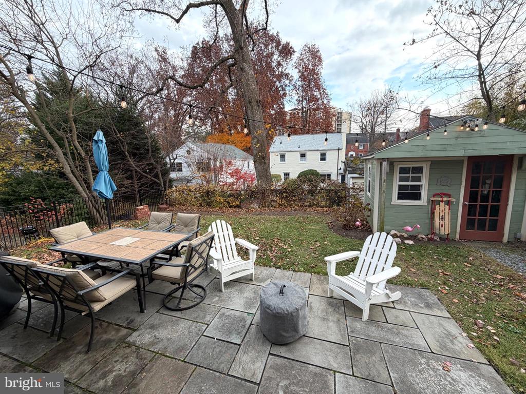 4318 LYNBROOK
