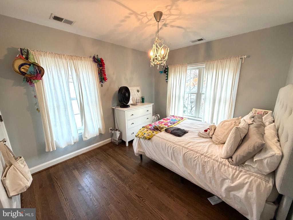 4318 LYNBROOK