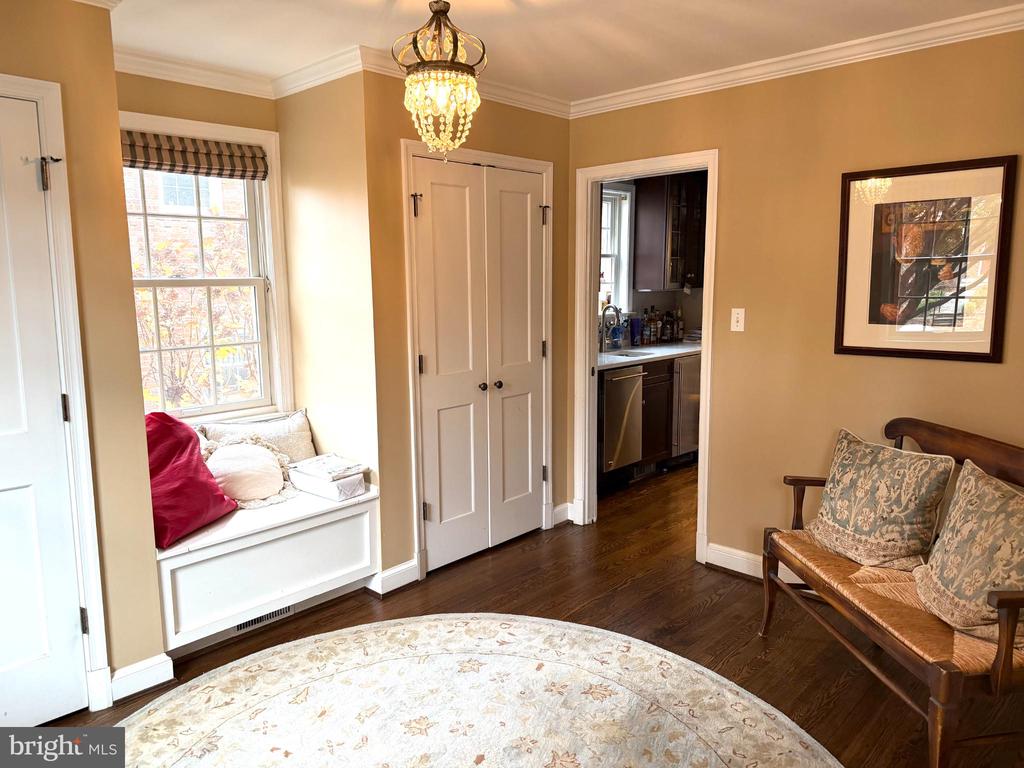 4318 LYNBROOK