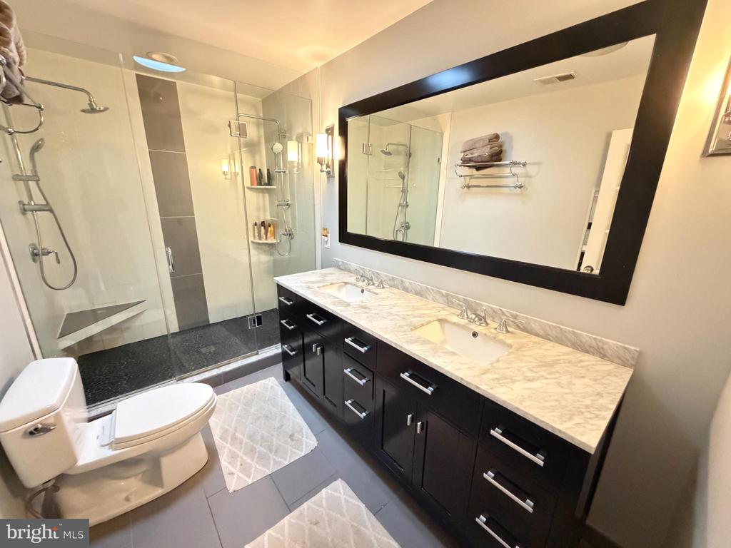 4318 LYNBROOK
