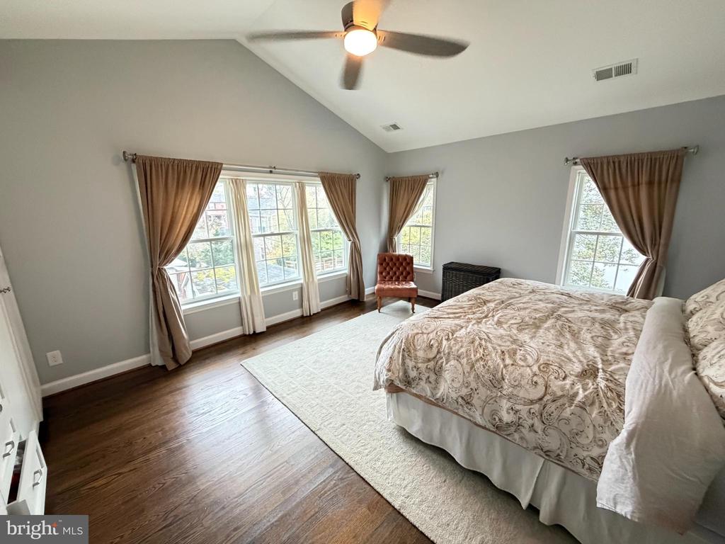 4318 LYNBROOK