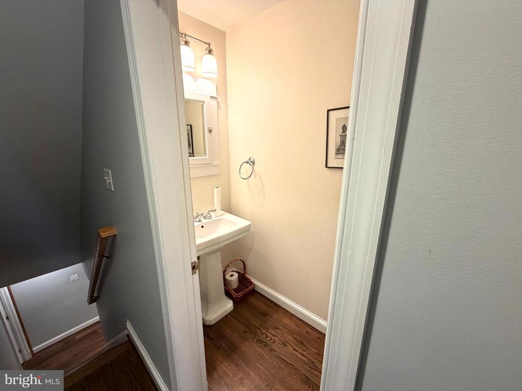4318 LYNBROOK