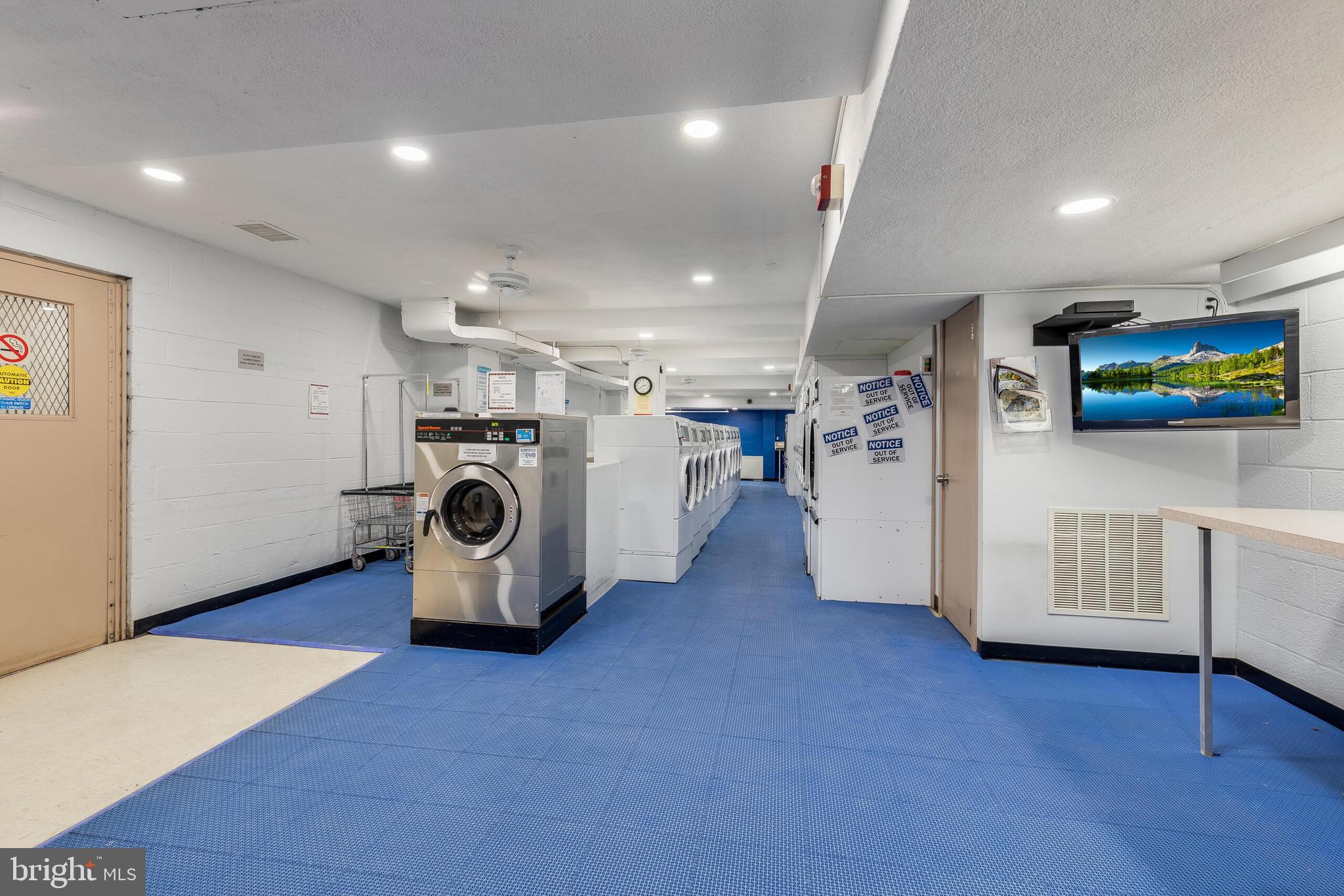 10201 GROSVENOR PLACE 204