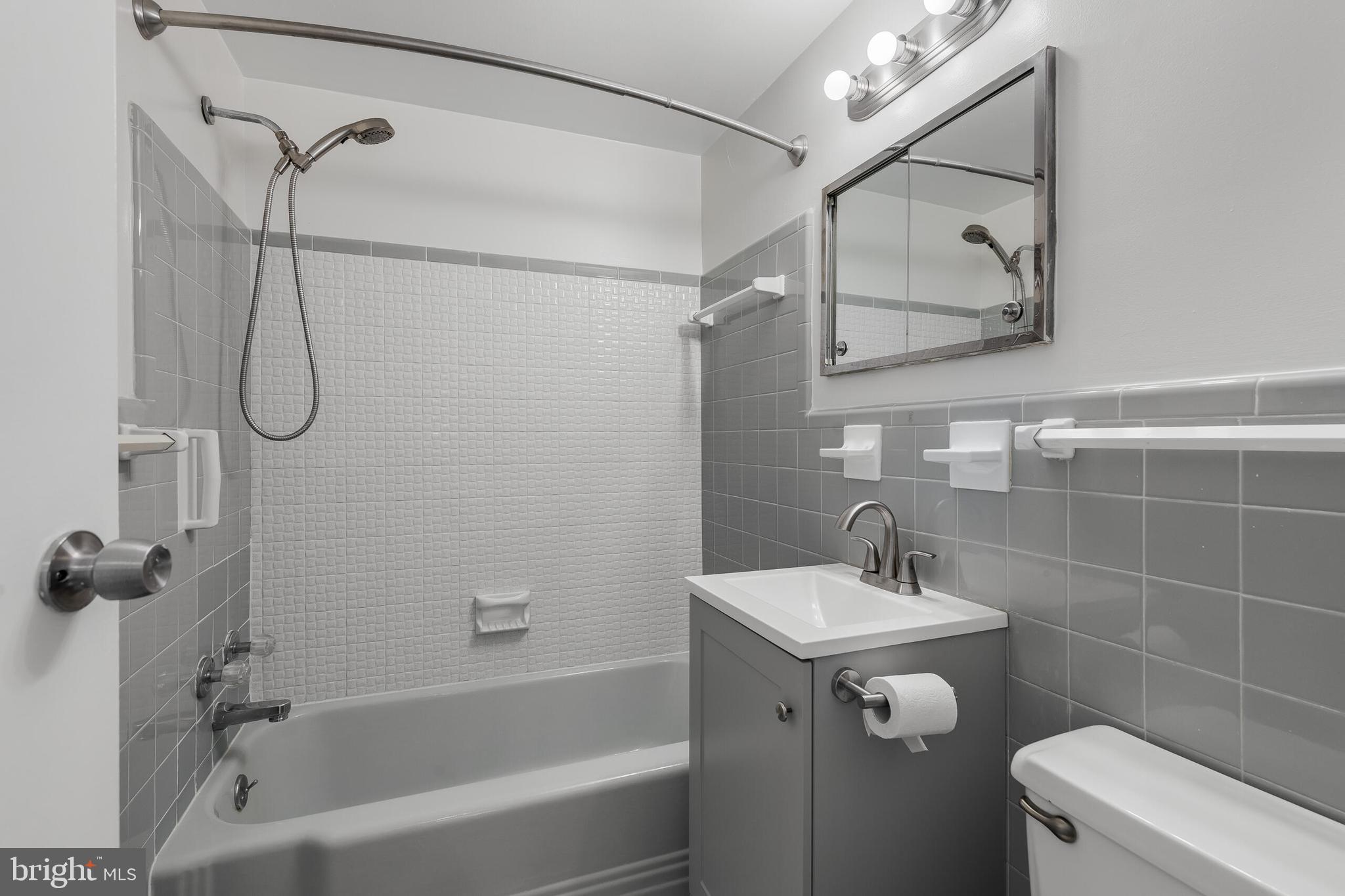 10201 GROSVENOR PLACE 204