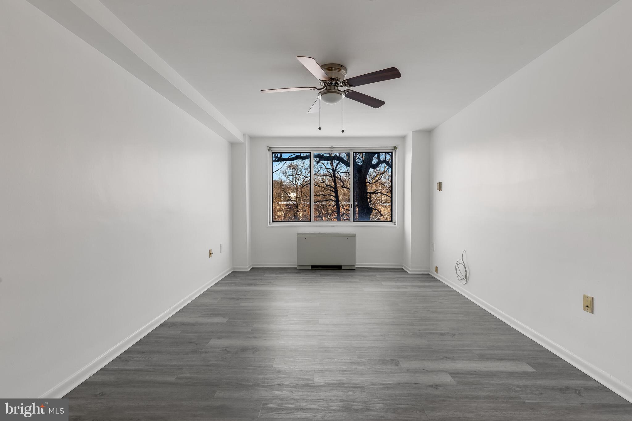 10201 GROSVENOR PLACE 204