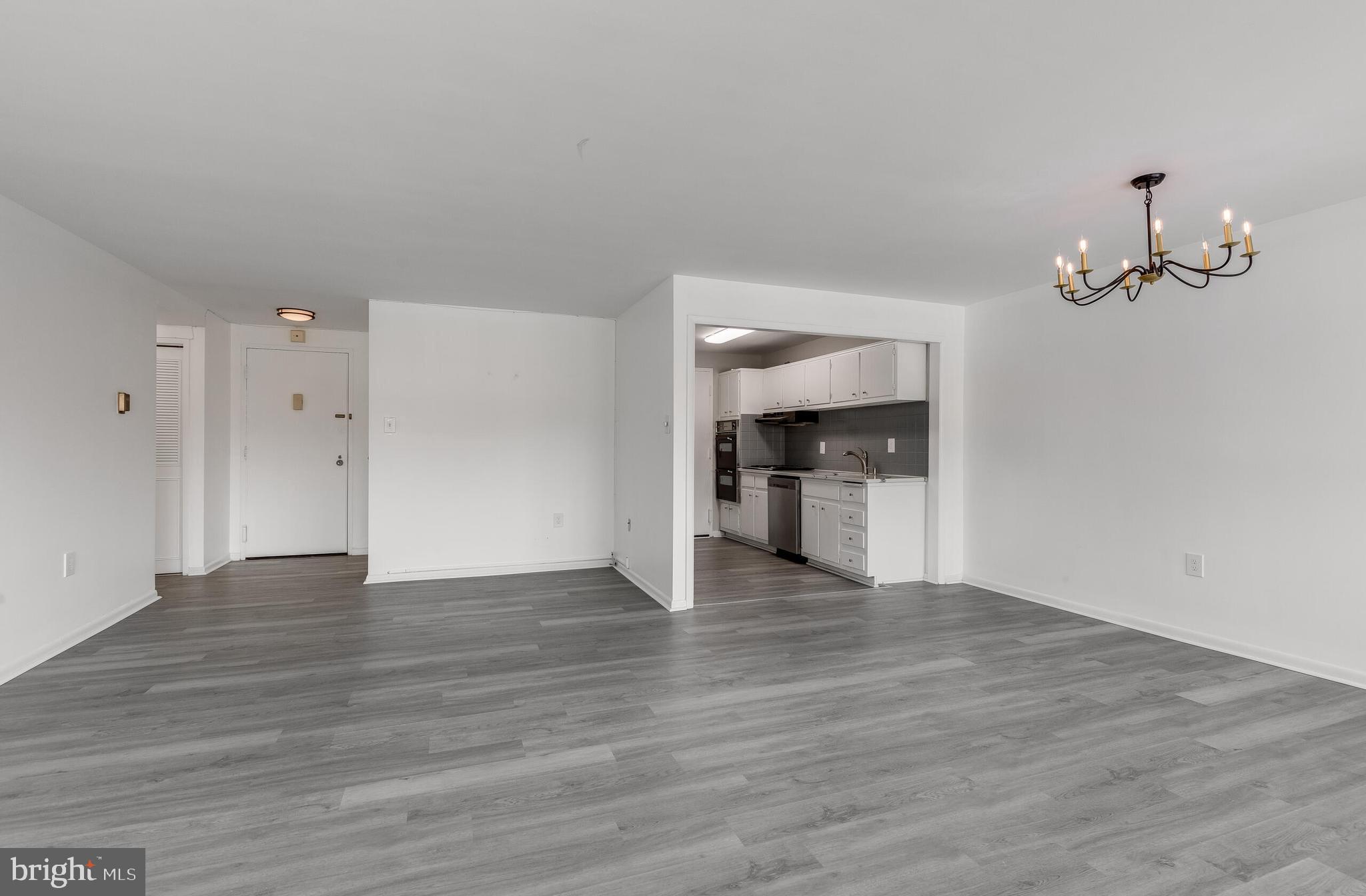 10201 GROSVENOR PLACE 204