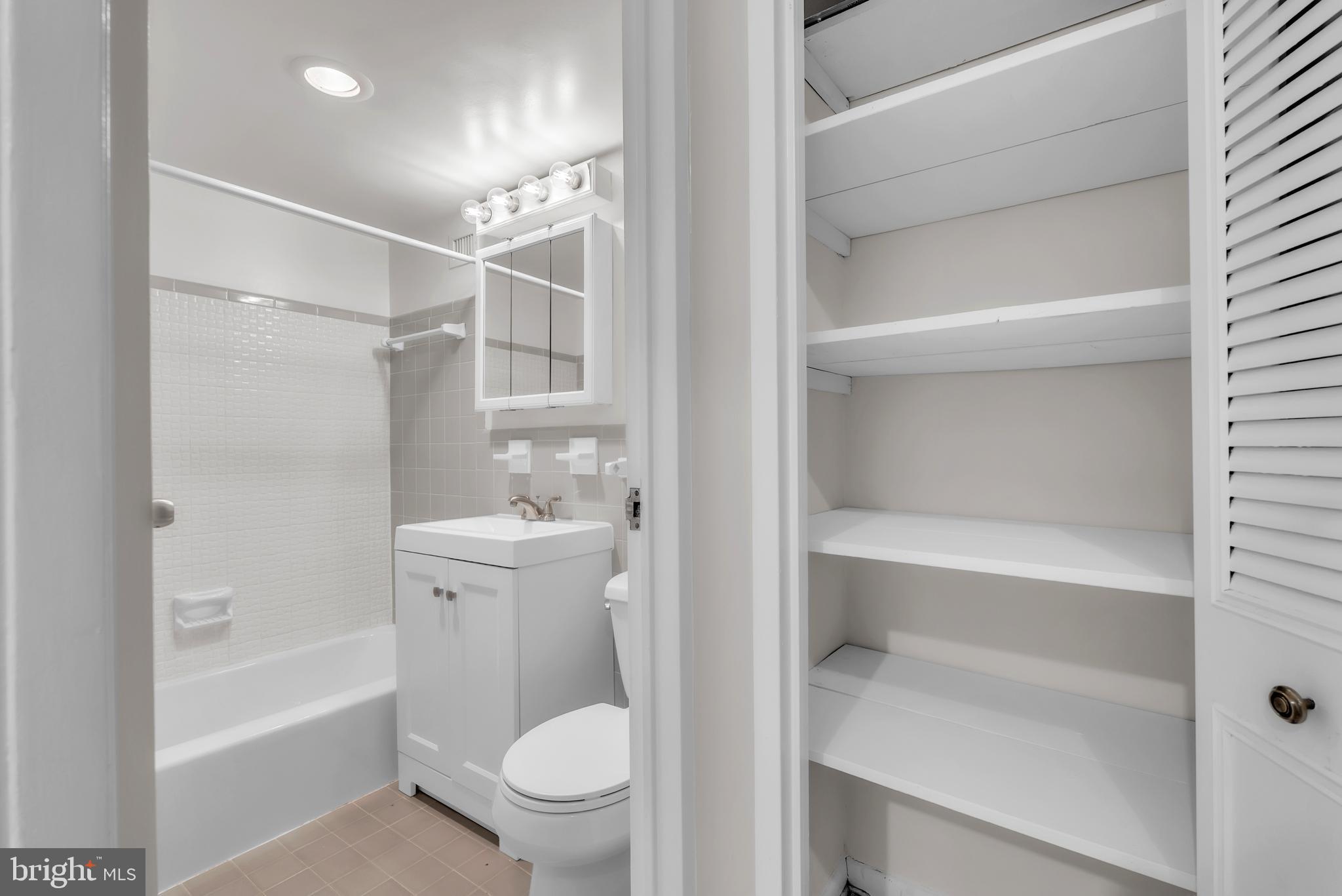 10401 GROSVENOR PLACE 410