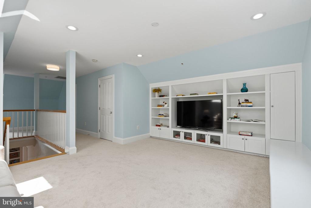 7032 WILSON LANE
