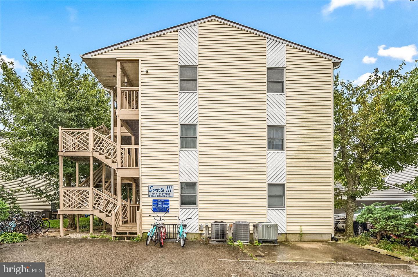 401 144th St #302