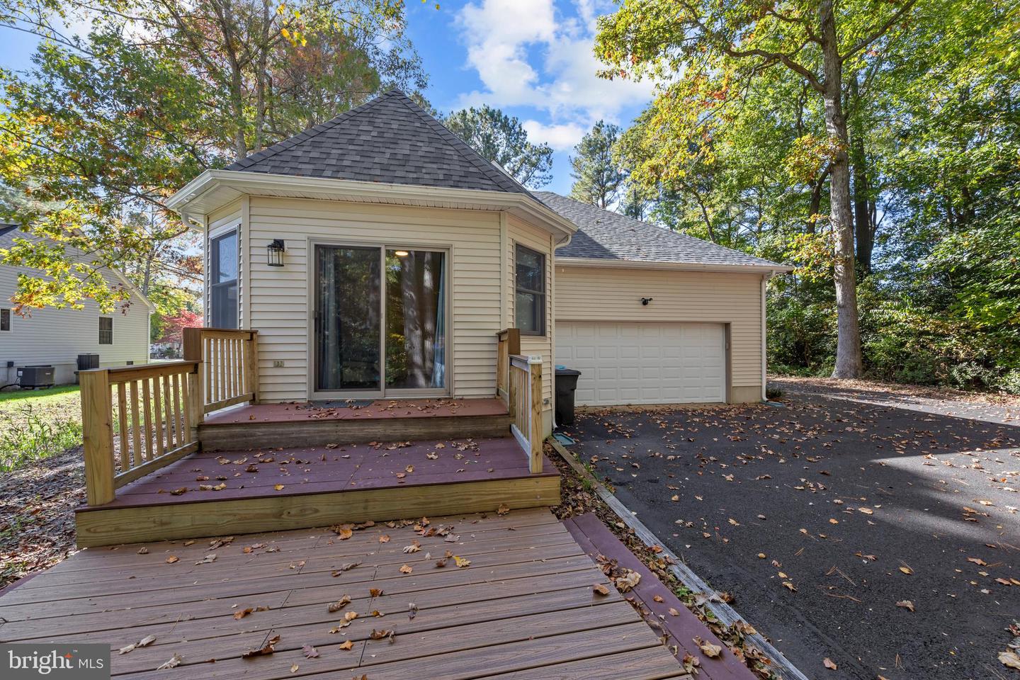 33 Boston Dr
