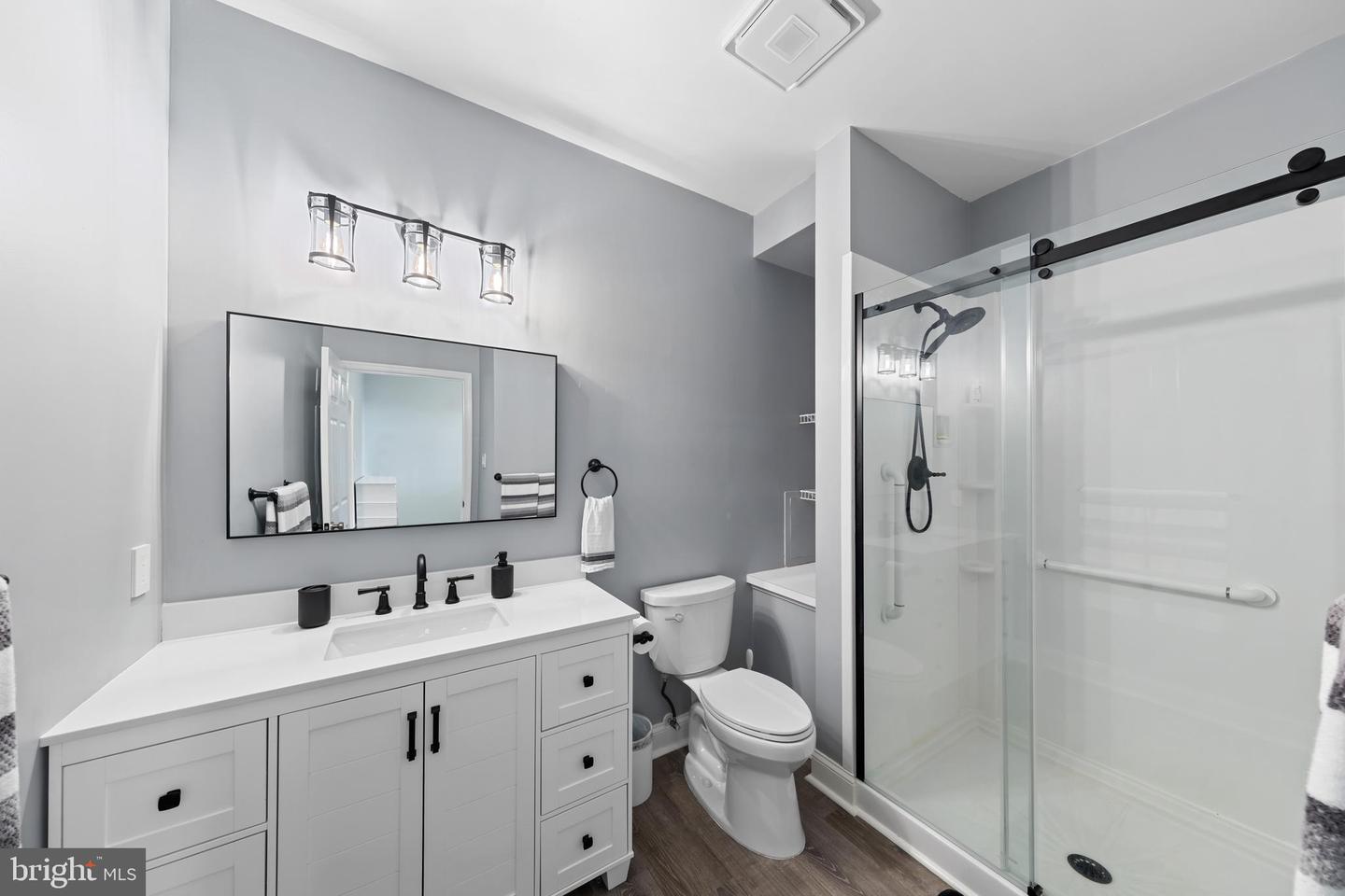 33 Boston Dr