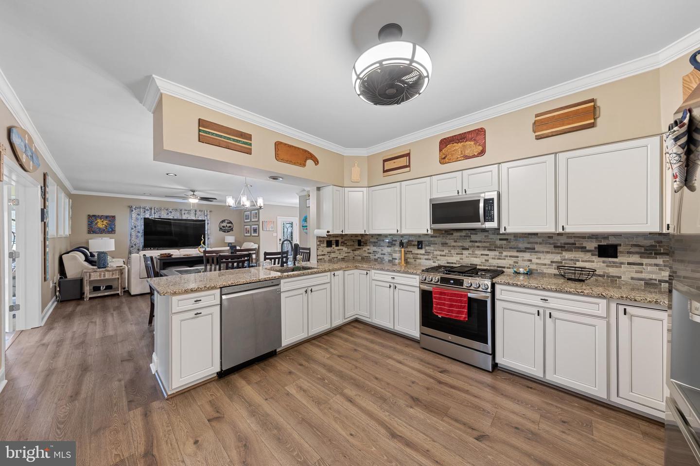 33 Boston Dr