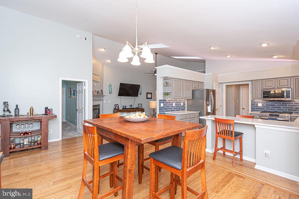 14 Sundial Cir