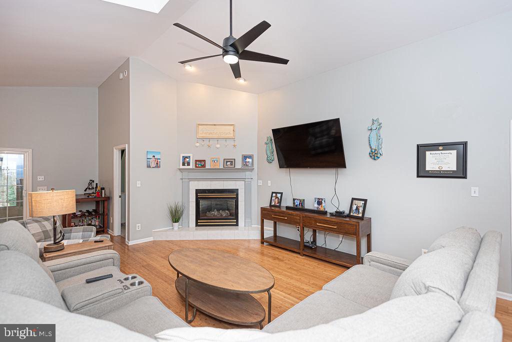 14 Sundial Cir