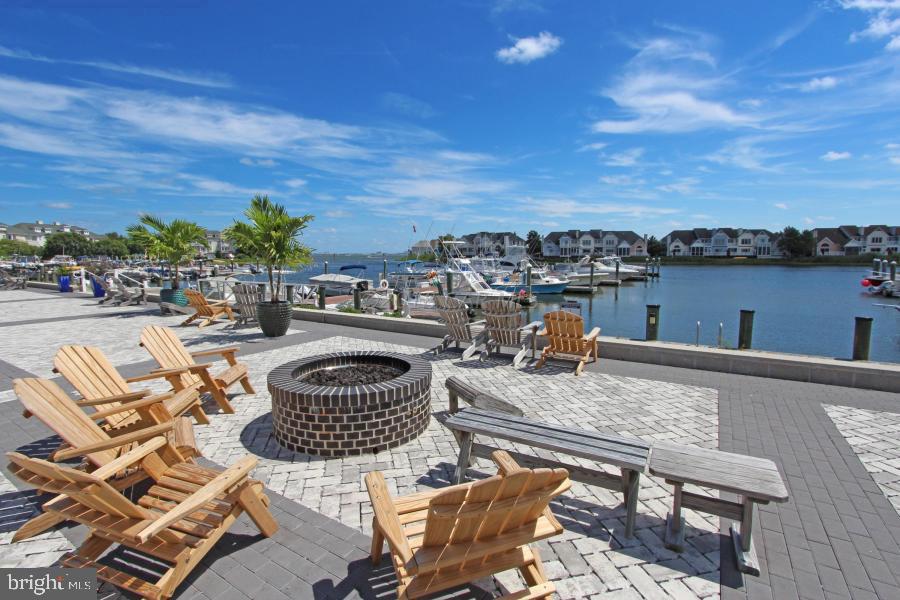 14 Sundial Cir