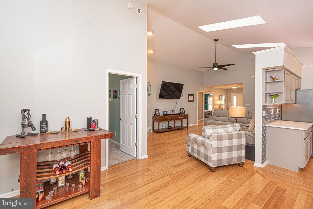 14 Sundial Cir