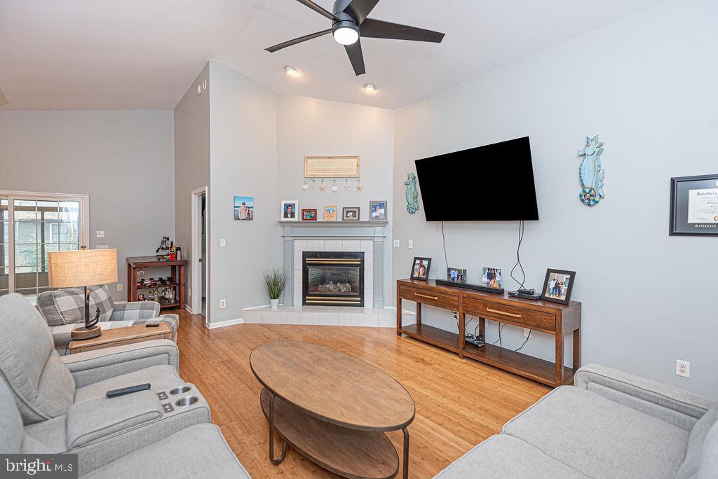 14 Sundial Cir