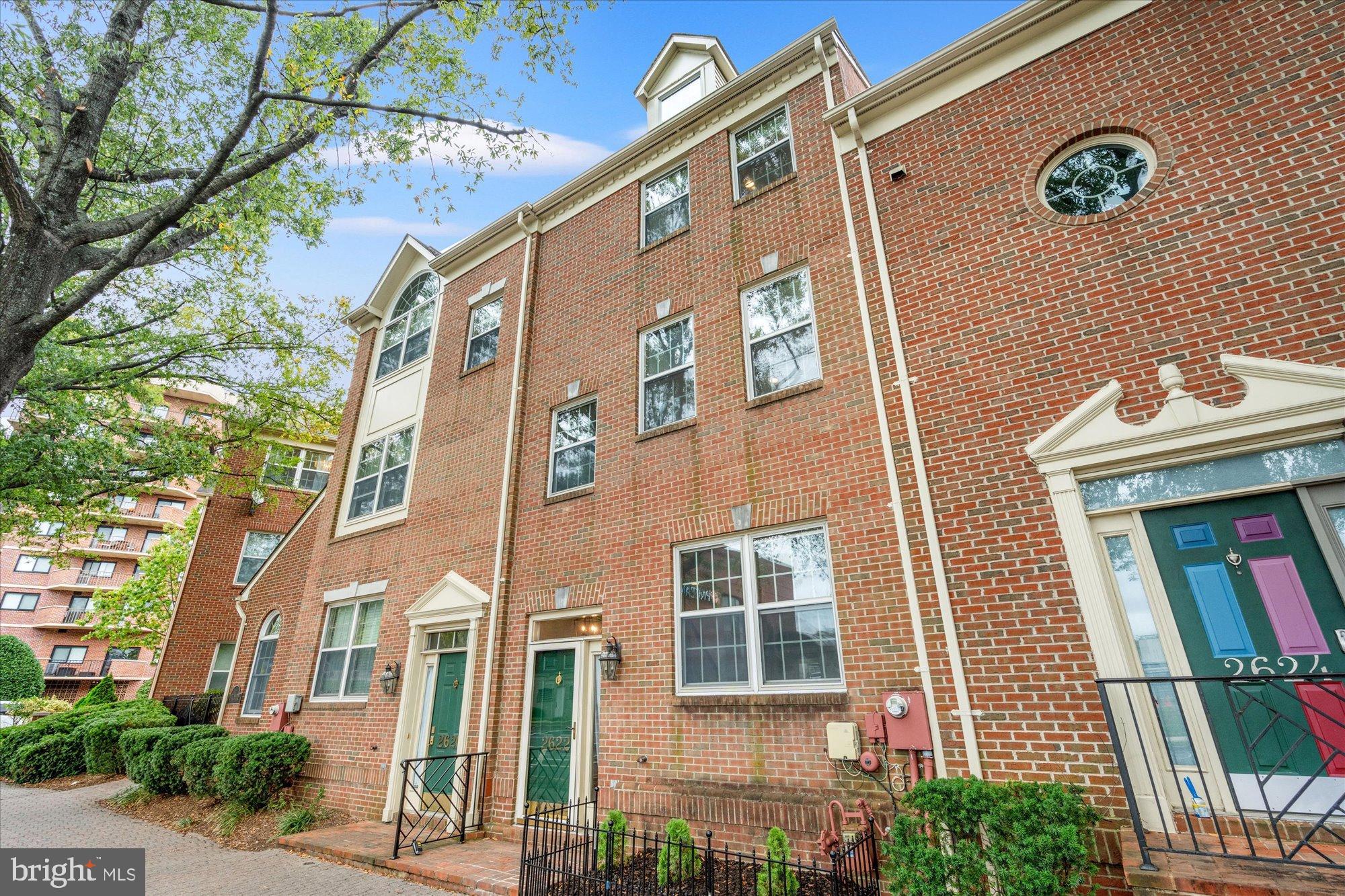 2622 CLARENDON BOULEVARD