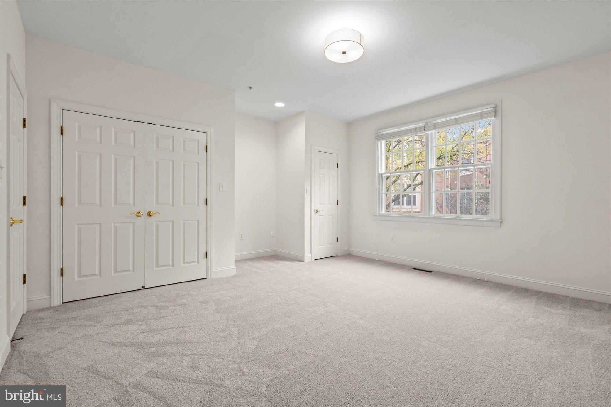 2622 CLARENDON BOULEVARD