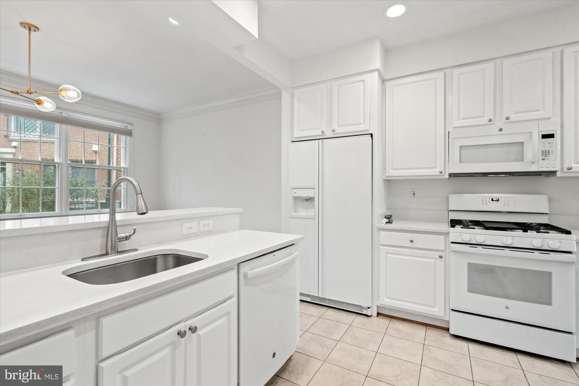 2622 CLARENDON BOULEVARD