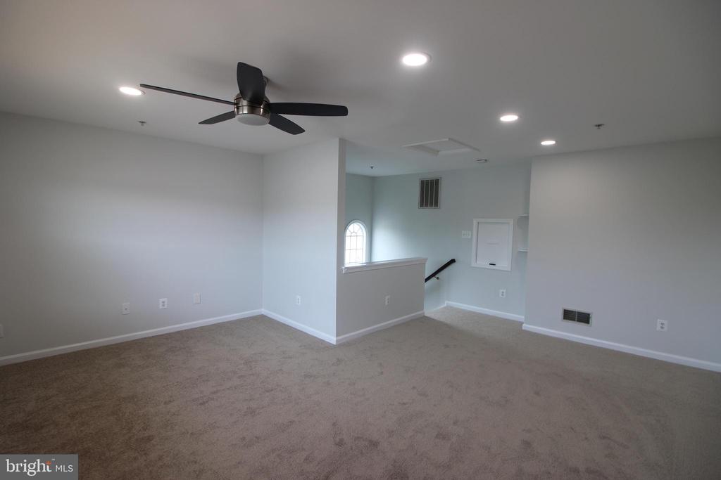 954 Harrison Cir