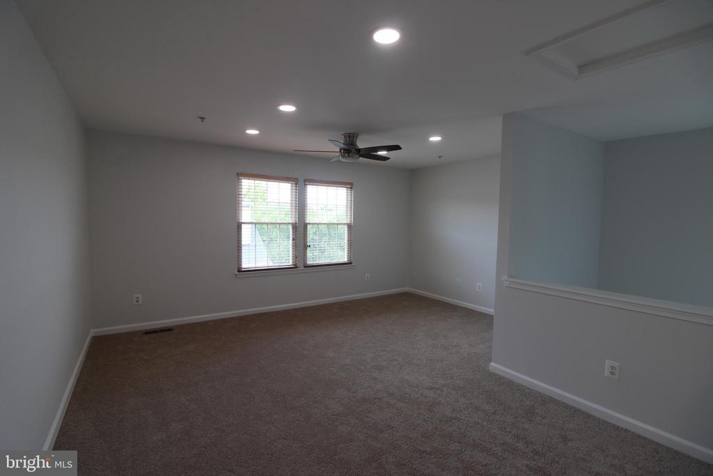 954 Harrison Cir