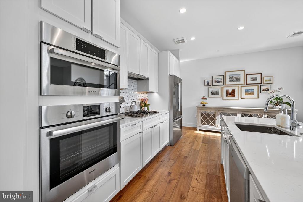 1312 KING STREET 210