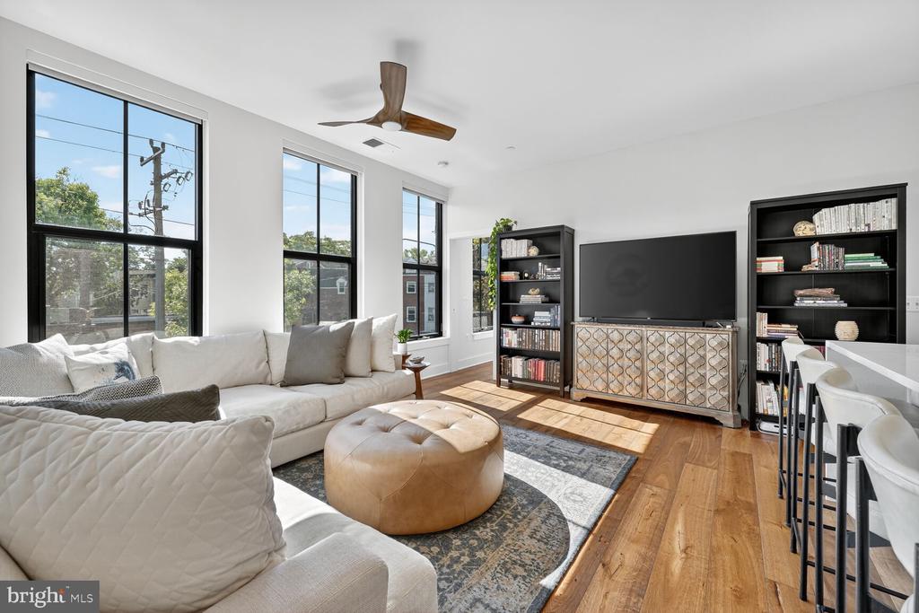 1312 KING STREET 210