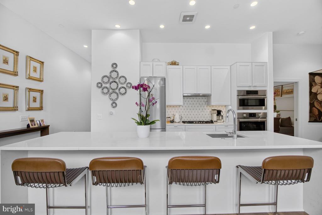 1312 KING STREET Unit: 103