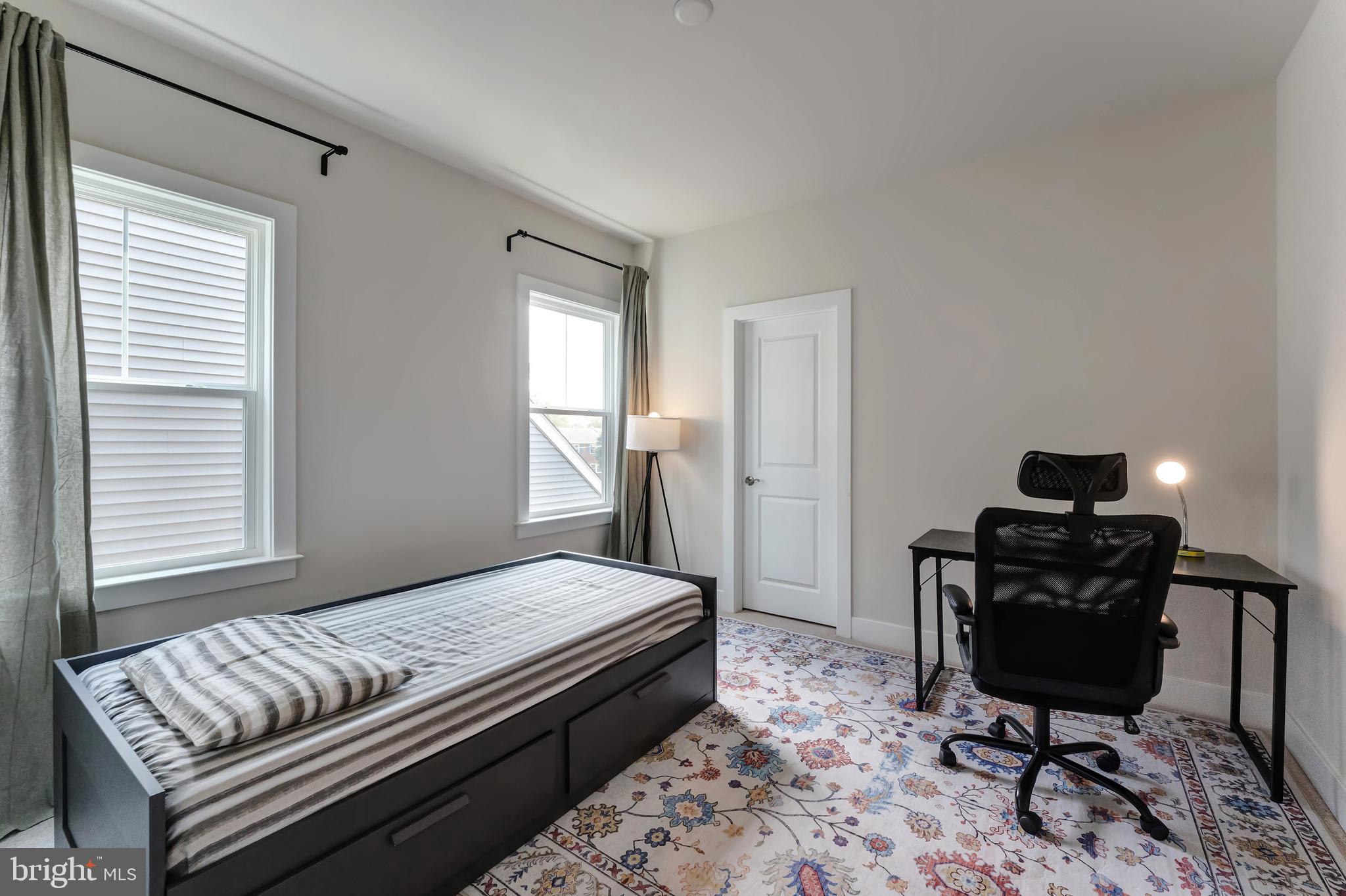 950 WARLANDER DRIVE SW