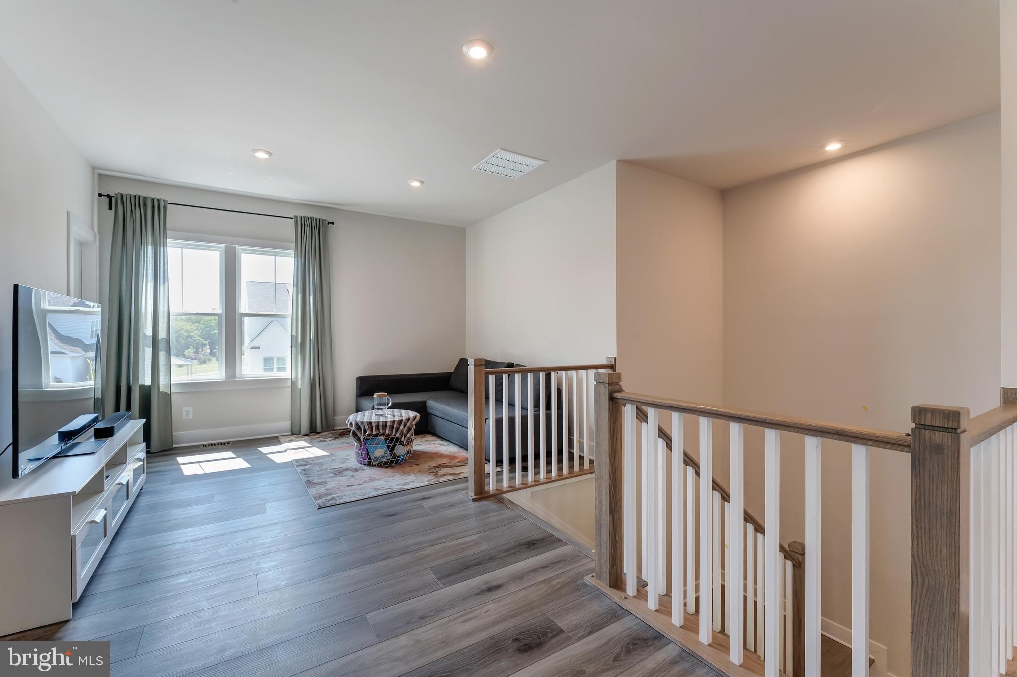 950 WARLANDER DRIVE SW