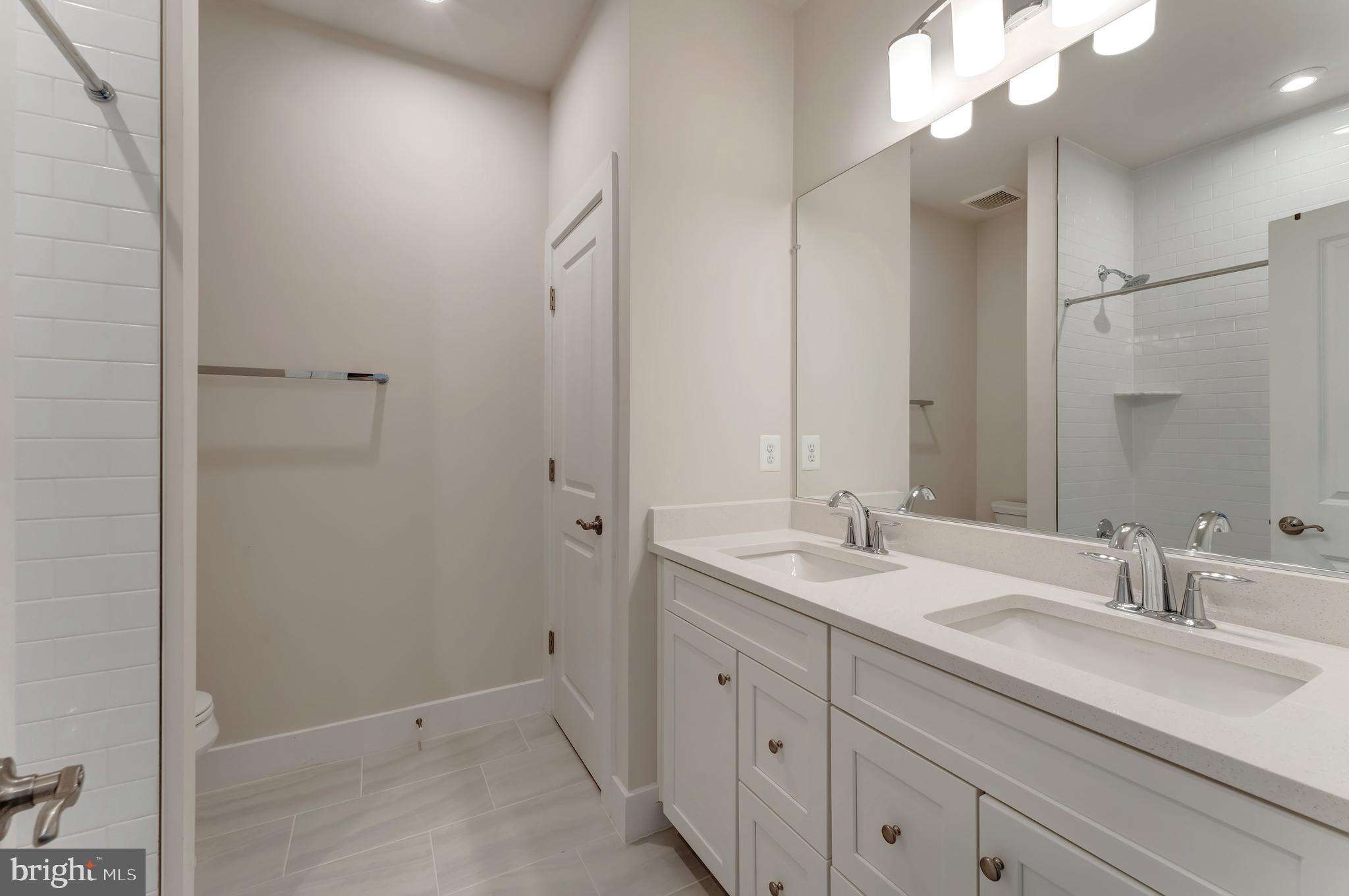 950 WARLANDER DRIVE SW