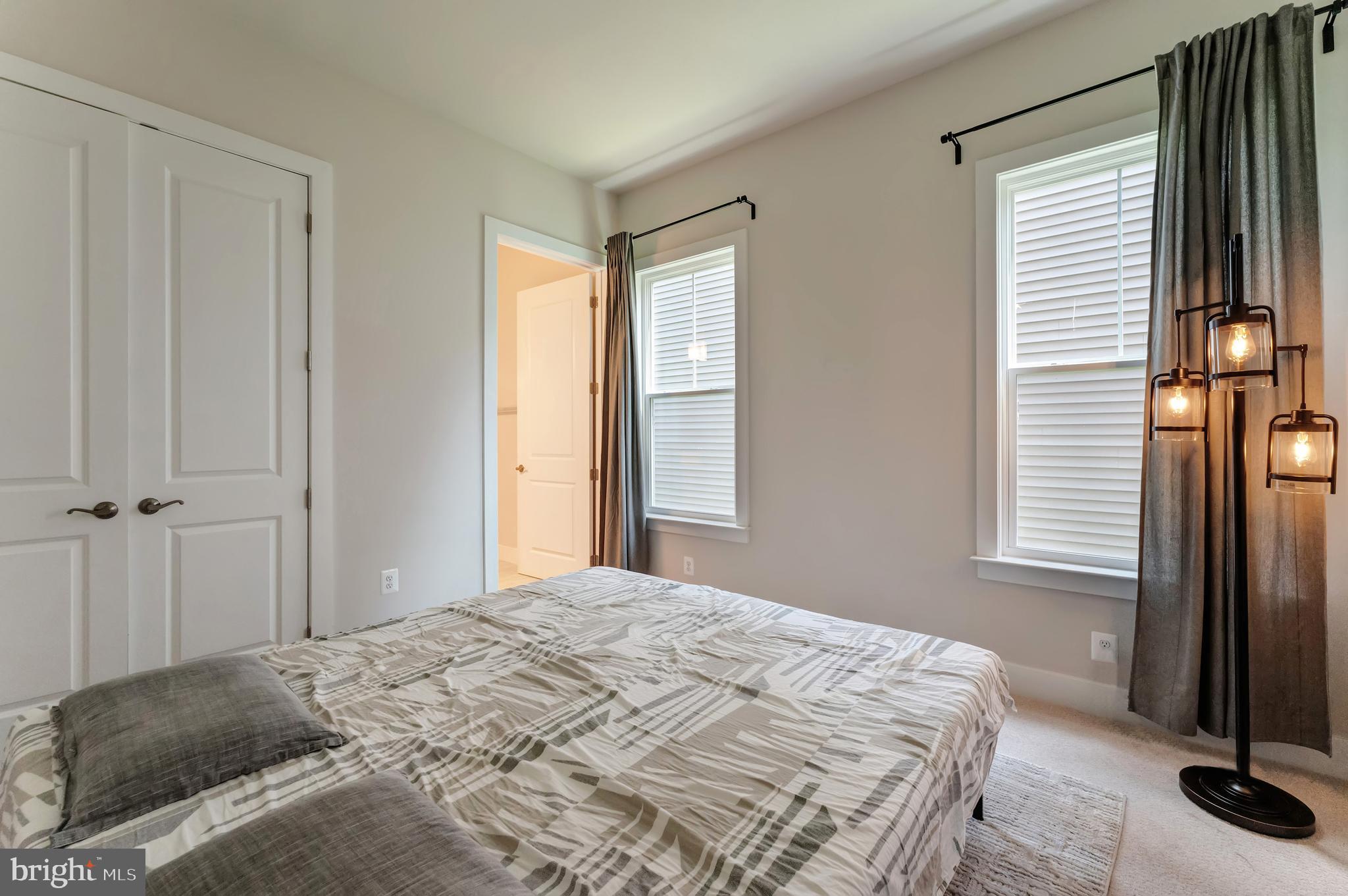 950 WARLANDER DRIVE SW