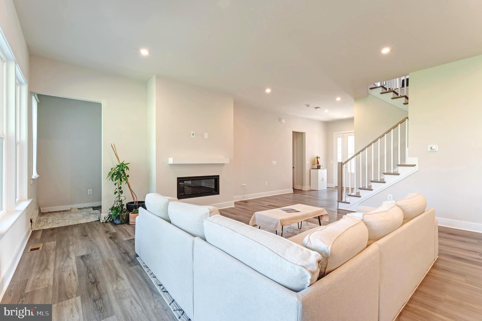 950 WARLANDER DRIVE SW