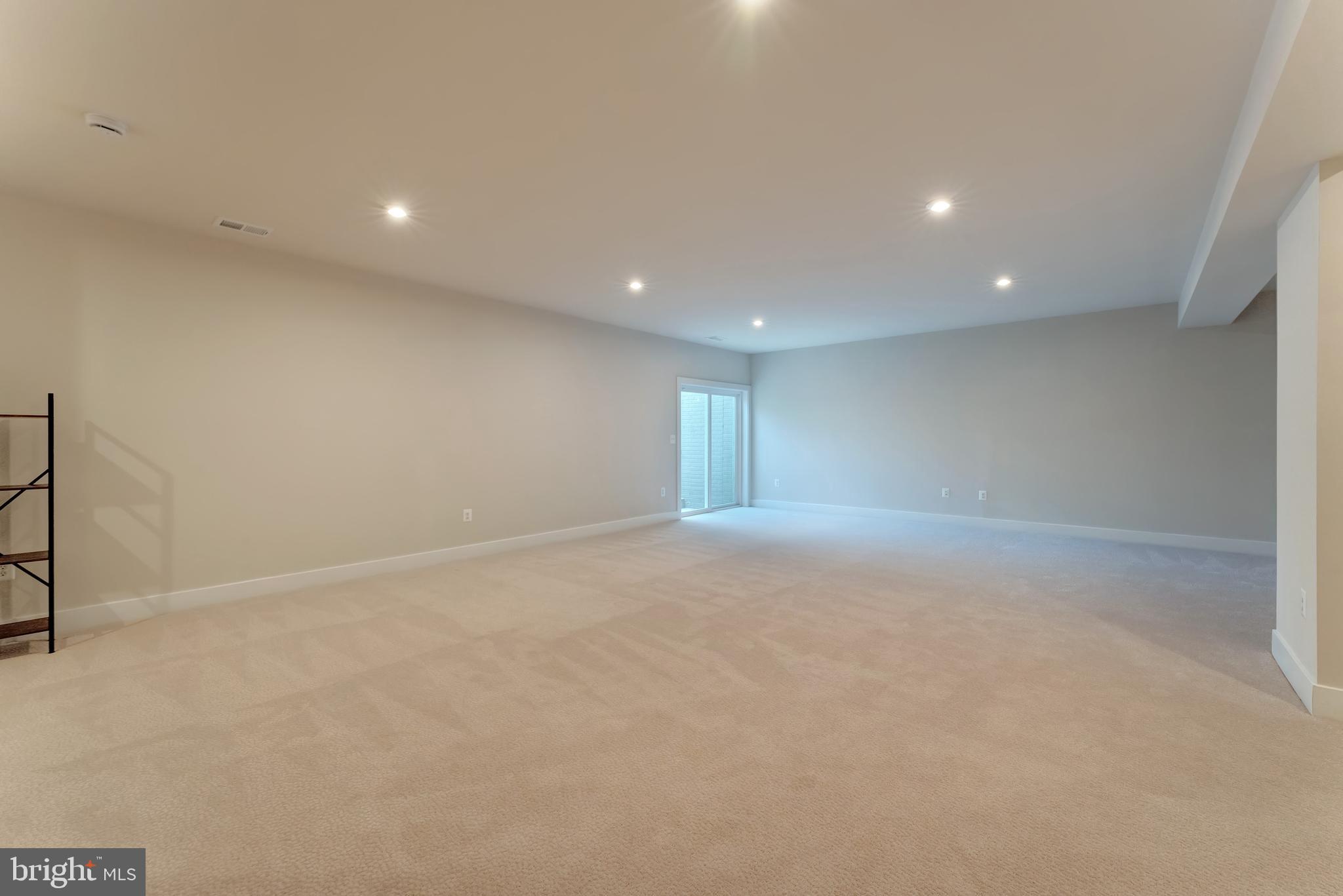 950 WARLANDER DRIVE SW