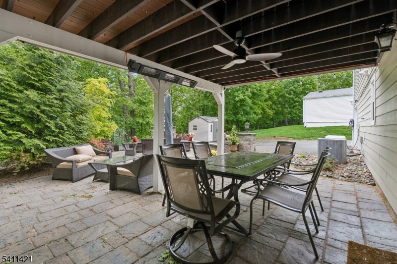 60 Edgemere Rd