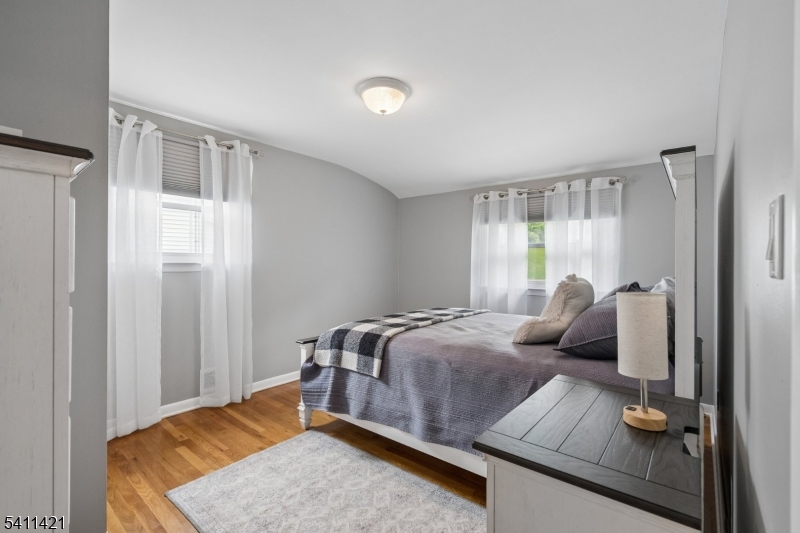 60 Edgemere Rd