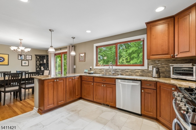 60 Edgemere Rd
