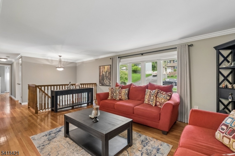 60 Edgemere Rd