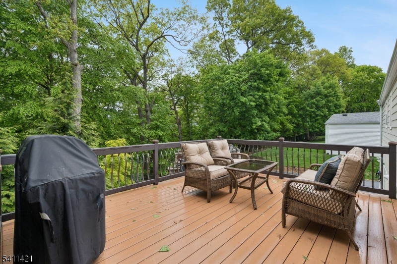 60 Edgemere Rd