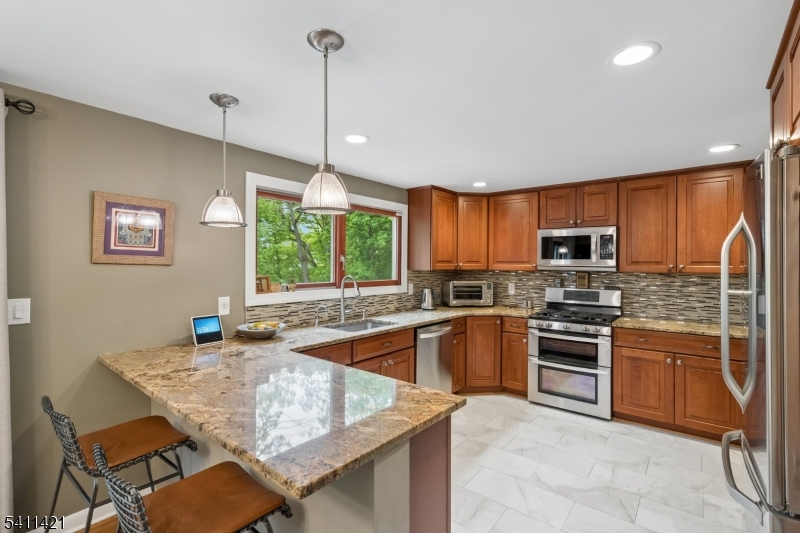 60 Edgemere Rd