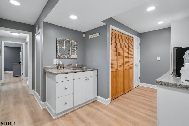 60 Edgemere Rd