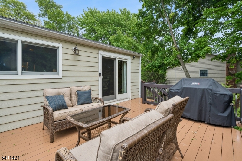 60 Edgemere Rd