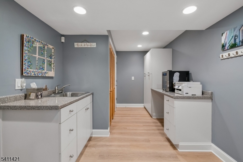 60 Edgemere Rd