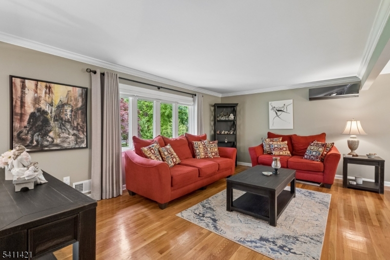 60 Edgemere Rd