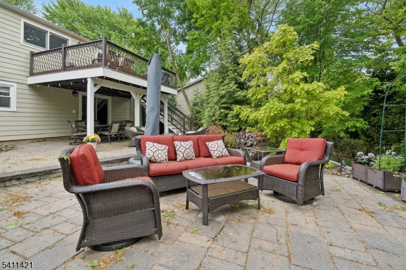 60 Edgemere Rd