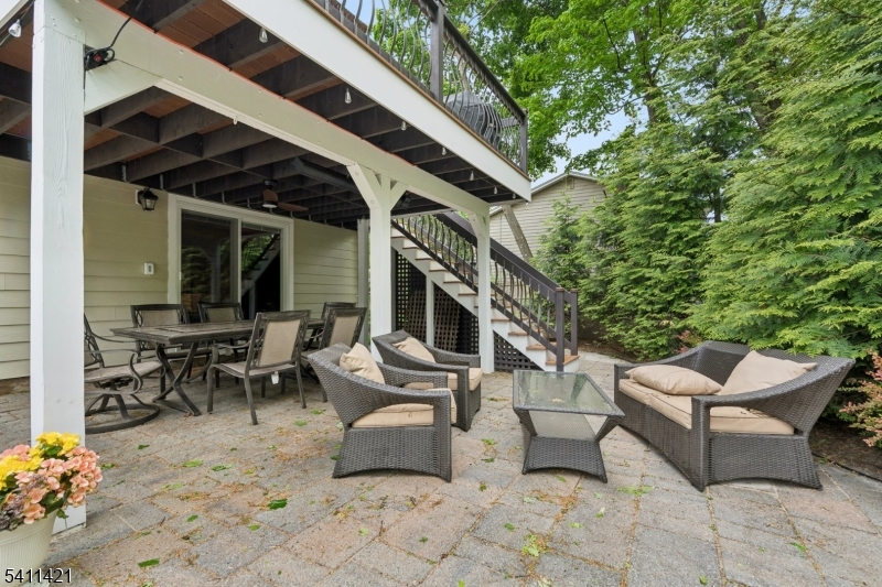 60 Edgemere Rd