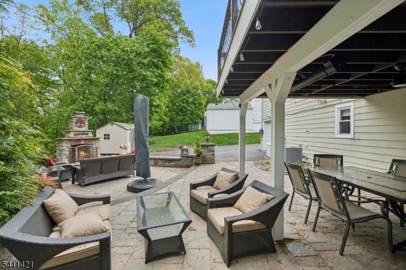 60 Edgemere Rd